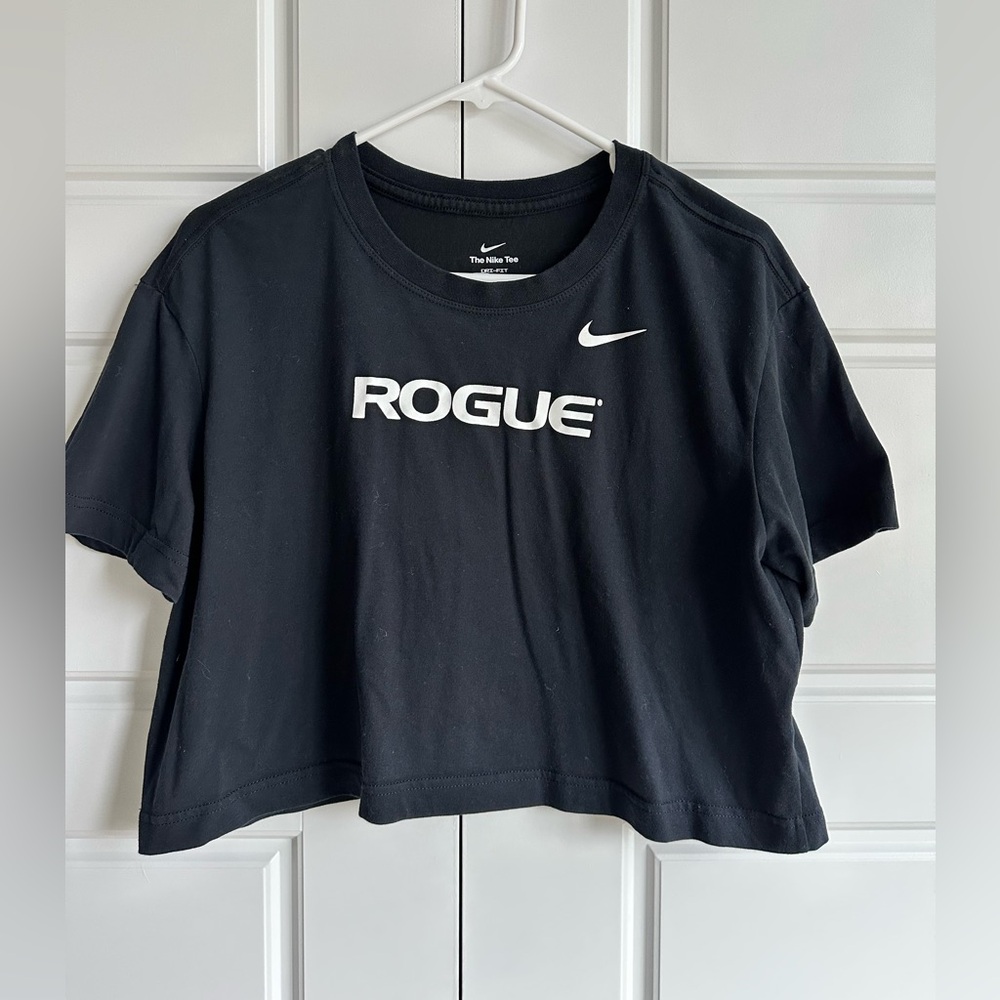 Medium Nike Rogue Crop Top Tee